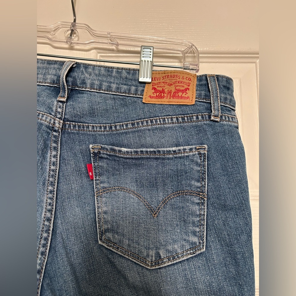 Levi’s 711 Mid Rise Skinny Jeans